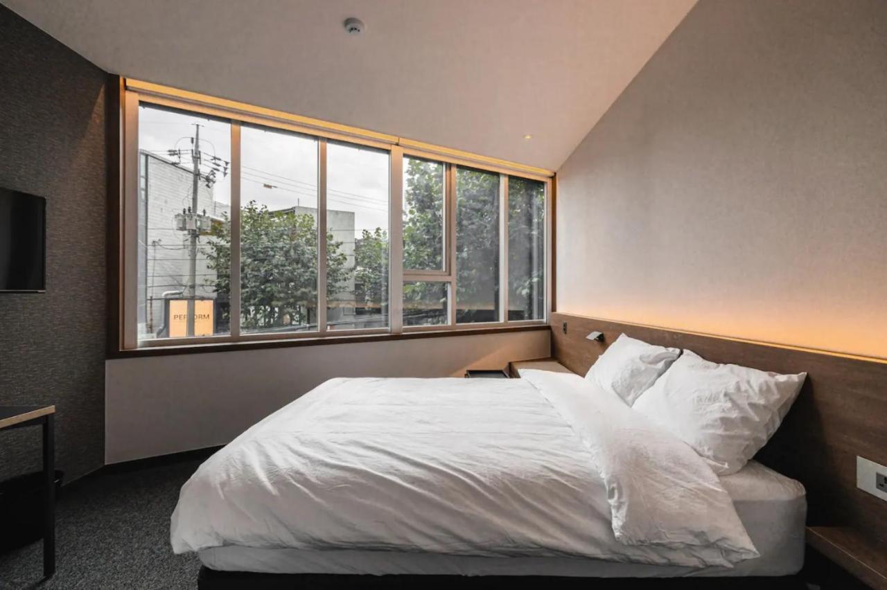 Hotel Pillowsopher Hongdae Seul Zewnętrze zdjęcie